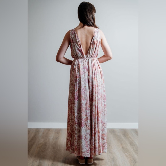 Aakaa Sunset Dinner In Figi Maxi Dress - Picture 4 of 10